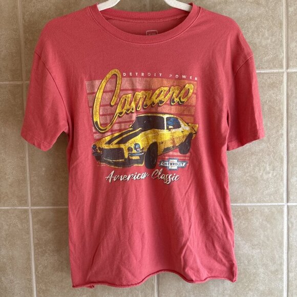 GM Officially Licensed Women’s Sm Cropped T-Shirt Chevrolet Camaro Bumblebee Car - Picture 1 of 9